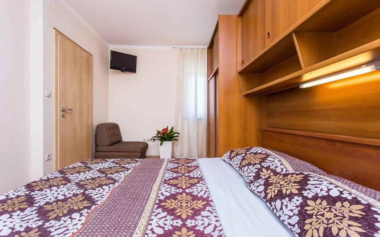 Apartment In Vrbnik/Insel Krk 35843